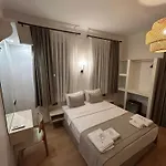 Nueva Cunda מלון