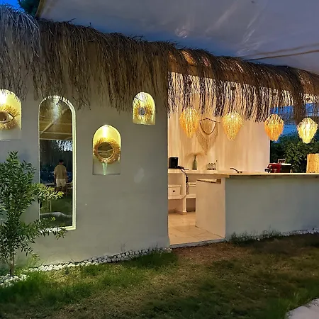 Nueva Cunda מלון