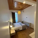 Nueva Cunda Hotel *