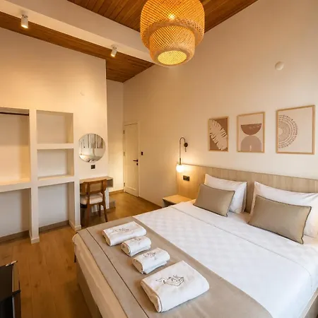 Nueva Cunda Hotel *