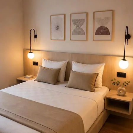 Nueva Cunda Hotel *